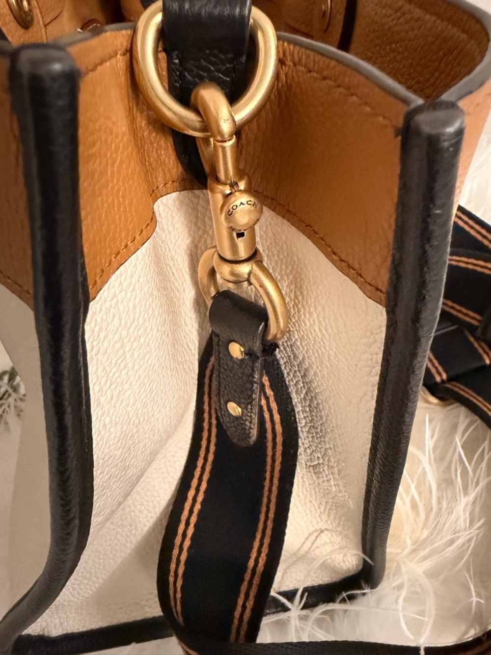 COACH Field Tote 30 In Colorblock With Coach logo Badge Handbag - Picture 6 of 8